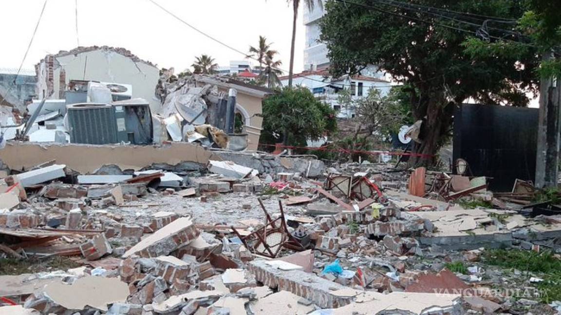 Explosión de gas derrumba restaurante en Veracruz