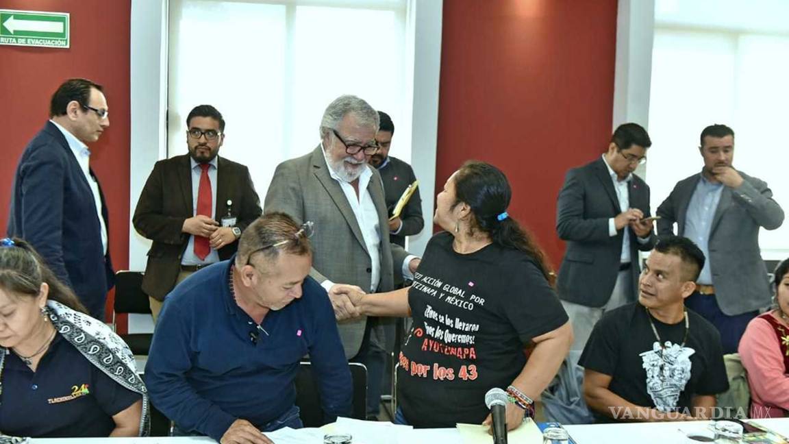 $!Fiscalía del caso Ayotzinapa estará lista a final de mes, asegura Alejandro Encinas