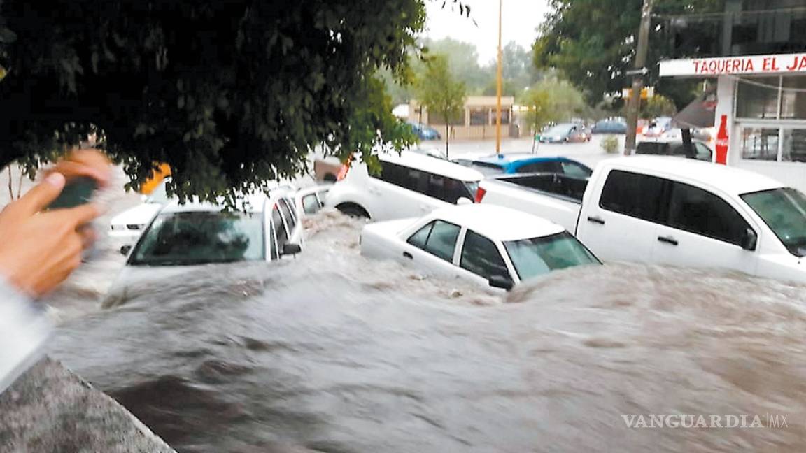postes Inunda fuerte tromba 60 casas en Aguascalientes