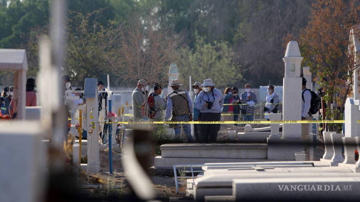 $!En predios baldíos, en fosas comunes de panteones y donde haya indicaciones, allá van en busca de restos.