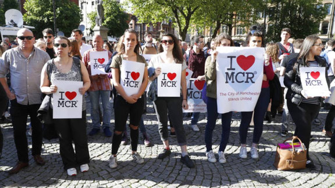 $!Tragedia en concierto de Ariana Grande, las imágenes que dejó el atentado en Mánchester