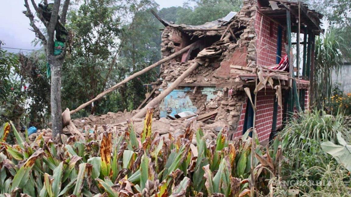 $!Una fotografía proporcionada por la oficina del primer ministro de Nepal muestra casas dañadas cerca de Jajarkot, Nepal.