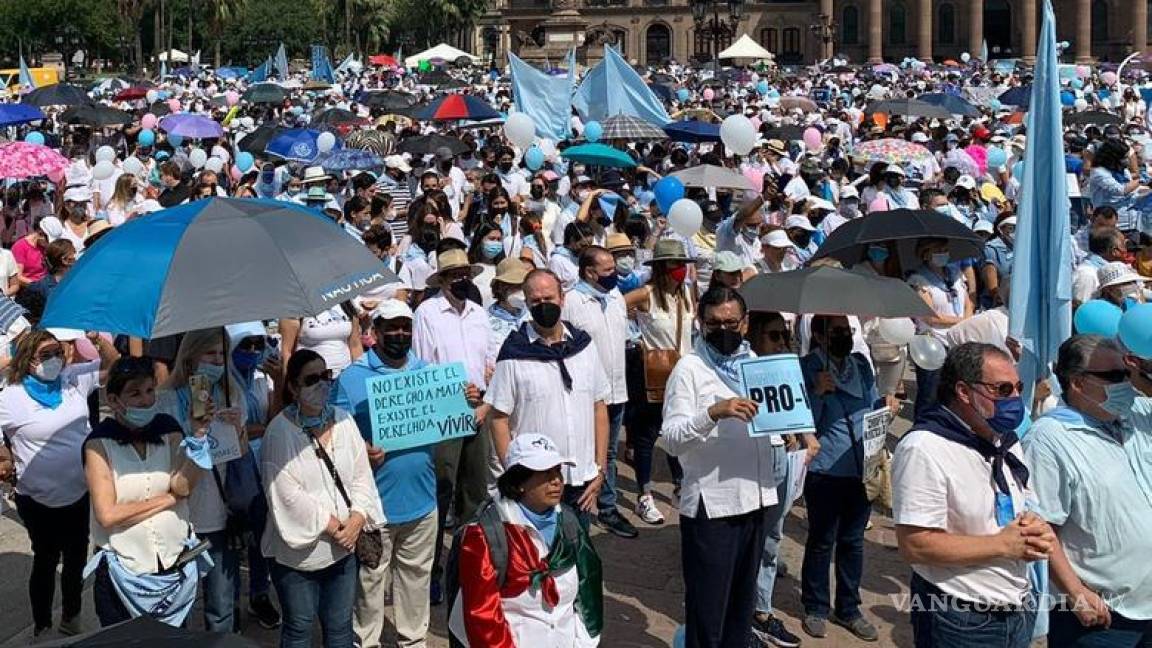 Miles se manifiestan en la Macroplaza de Monterrey contra la despenalización del aborto