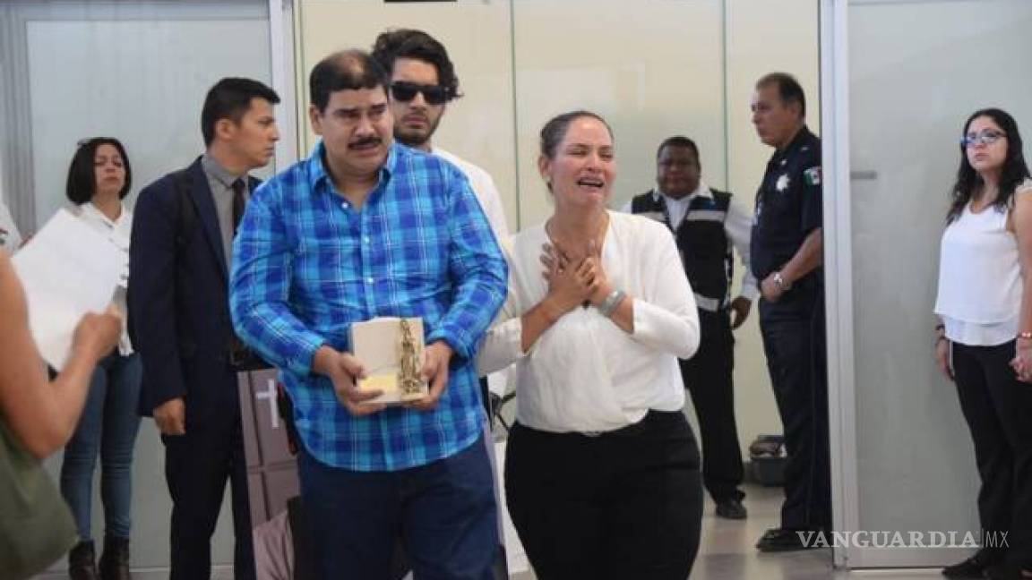 Norberto Ronquillo llega a Chihuahua... lo reciben entre llanto y gritos de justicia
