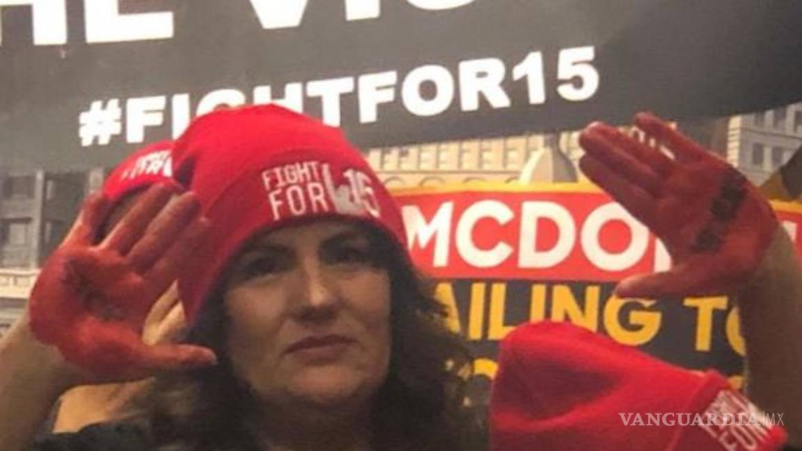 $!Protestan trabajadores de McDonalds en Chicago contra violencia que viven en tiendas