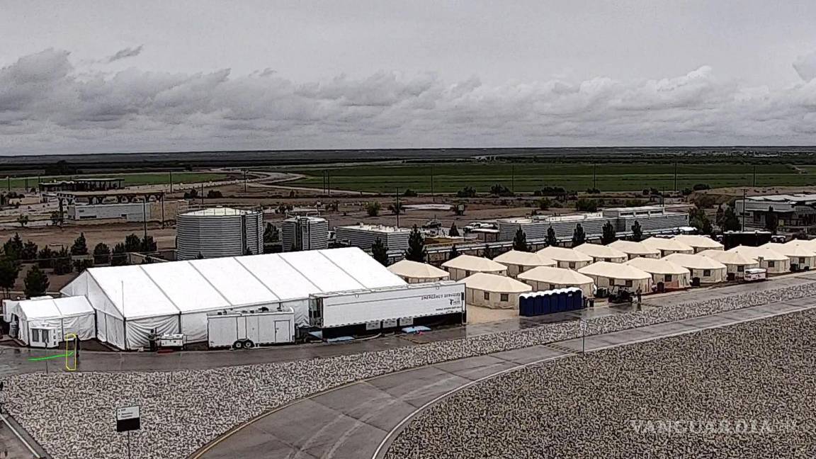 $!Un albergue utilizado para alojar a niños migrantes que viajan solos, en Tornillo, Texas.