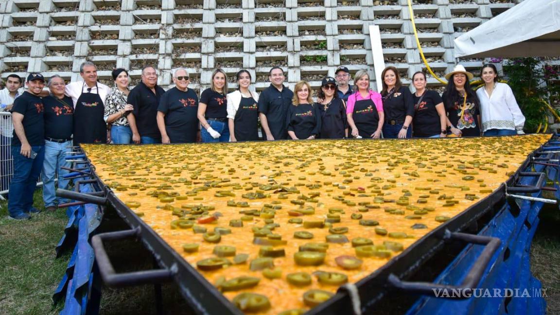 ¿Cuántos te comerías tú? Mujer de Piedras Negras come 55 chiles para ganar concurso