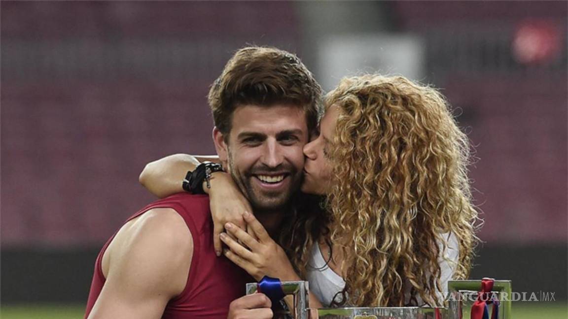 La familia es primero; Piqué visita a Shakira, quien tiene a su padre en el hospital