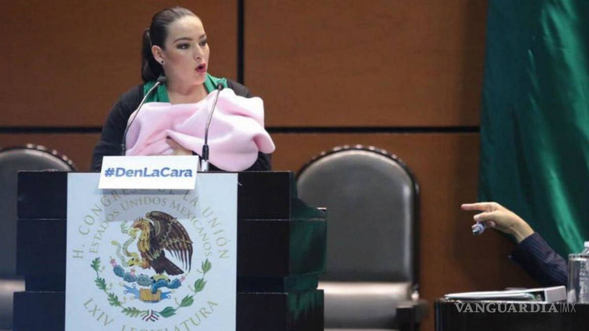 Con bebé en brazos senadora Martha Márquez sube a tribuna, acusa a Muñoz Ledo de burlarse (Video)