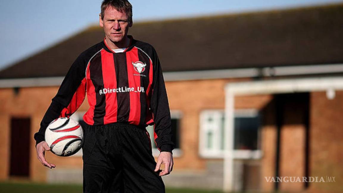 Ex futbolista profesional Stuart Pearce vuelve a jugar con 53 años