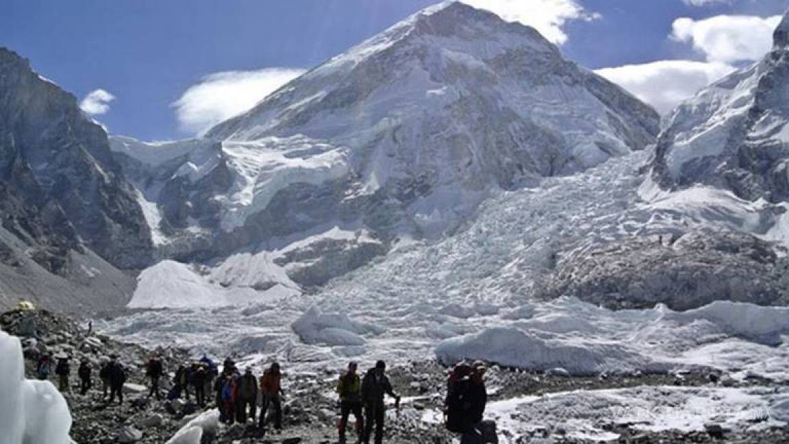Mueren 9 alpinistas por avalancha en el Himalaya