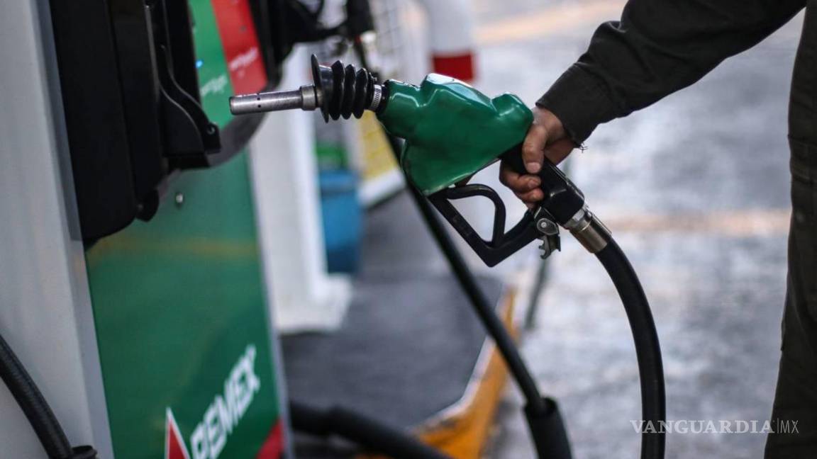 Precio de la gasolina hoy: se mantiene litro regular en 22.12 pesos; 24.19 pesos el litro premium