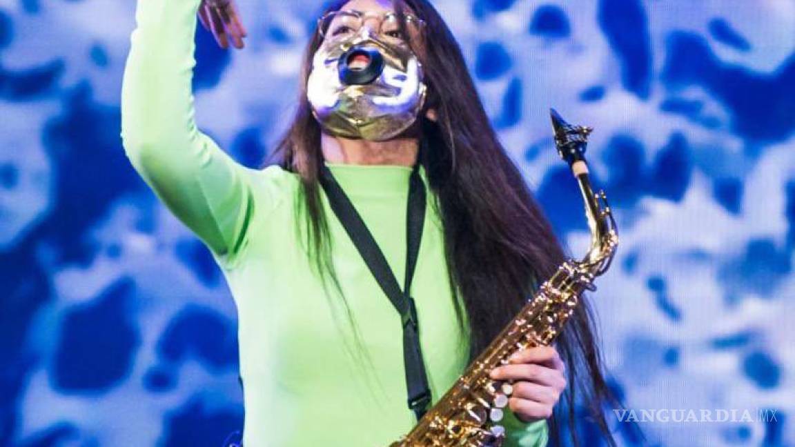 Maldita Vecindad exige protección para saxofonista María Elena Ríos: ‘su agresor la vigila’