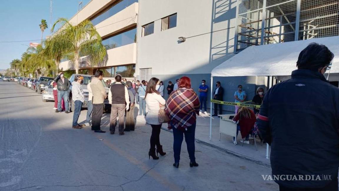Trabajadores del ISSSTE Torreón reiteran irregularidades en vacunación