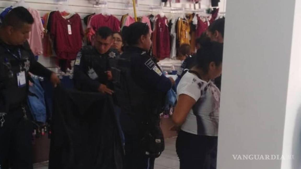 Le ‘deshacen’ outfits a fardera; detienen a joven en CDMX con más de 7 mil pesos en ropa