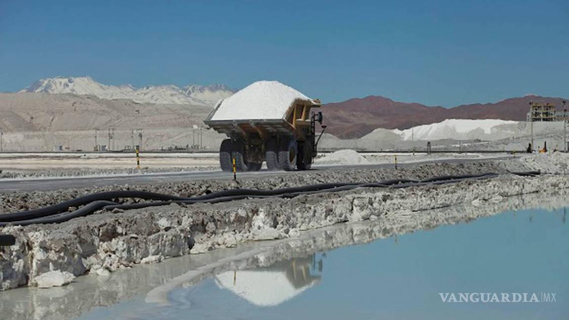 Gobierno cancela a empresa china concesión del yacimiento de litio más grande del país