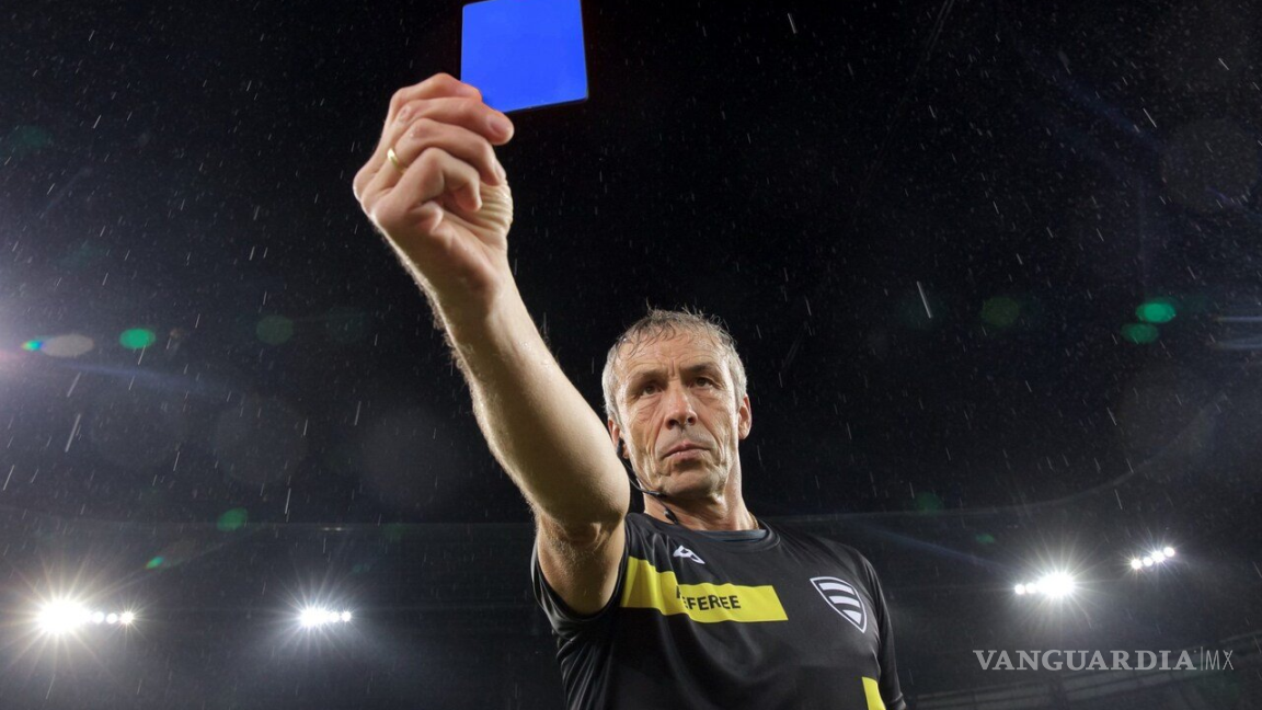 Nueva tarjeta azul en el futbol: ¿cómo se aplicará este castigo implementado por la IFAB?