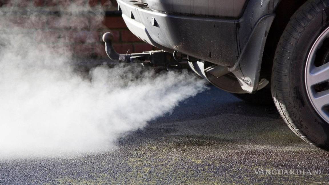 SMA: Provocan vehículos la mitad de la contaminación; la industria el segundo factor