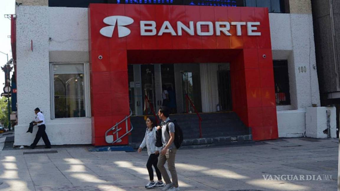 Cuentahabiantes de Banorte en Saltillo denuncian saqueos de hasta 200 mil pesos de sus tarjetas