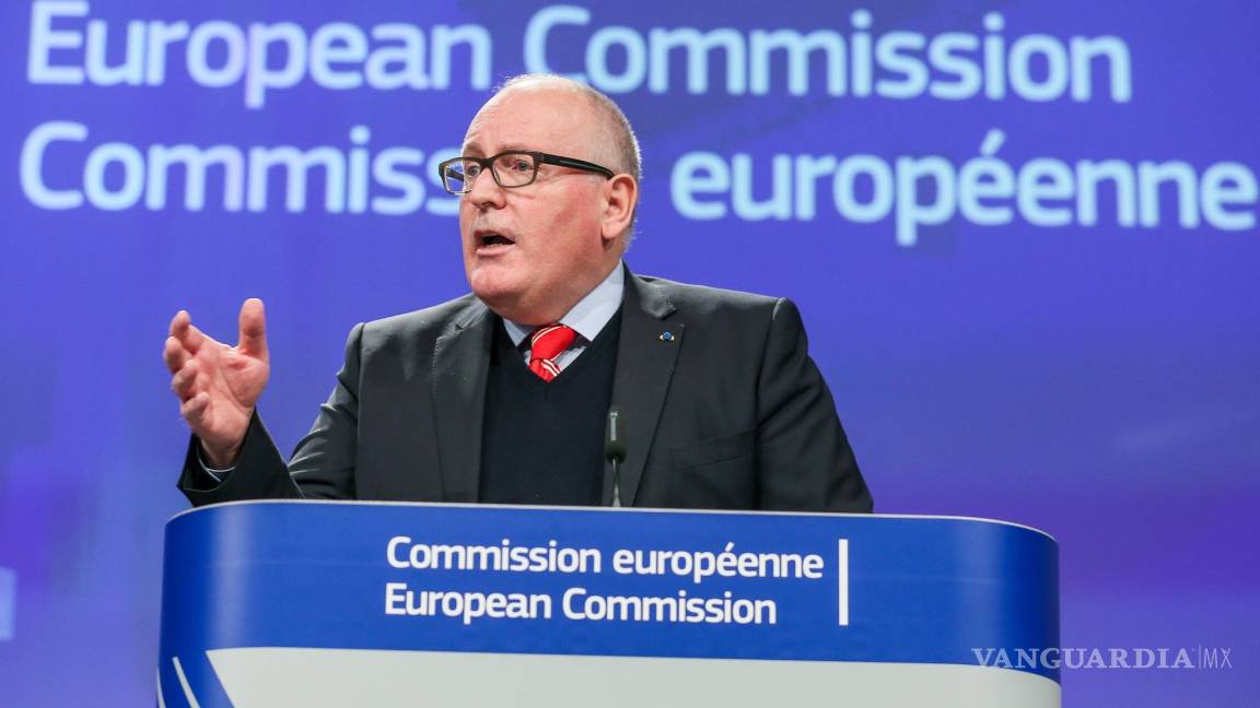 Abre la Comisión Europea un proceso de sanciones sin precedentes contra Polonia