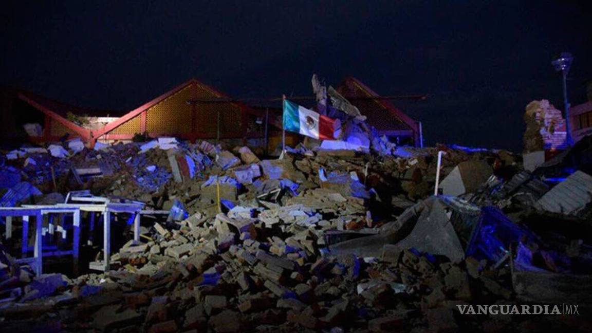 Chivas busca al hombre que izó la bandera de México tras el terremoto