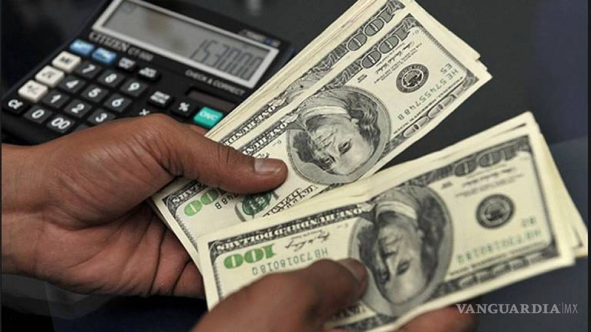‘Barre’ dólar al peso, se vende hasta en 19.76 pesos en bancos de la CDMX