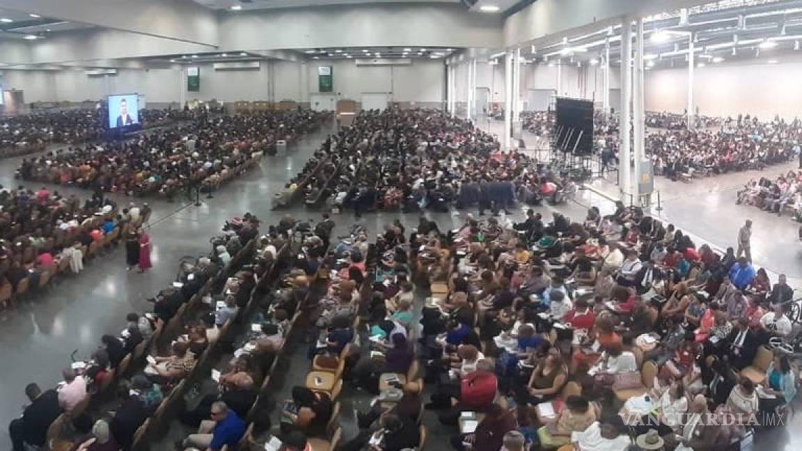 Cientos acuden al primer día de la Asamblea Regional de los Testigos de Jehová