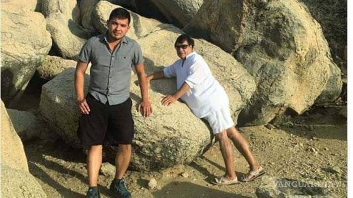 $!Juan Gabriel fue visto entrando con su novio a su hotel antes de morir