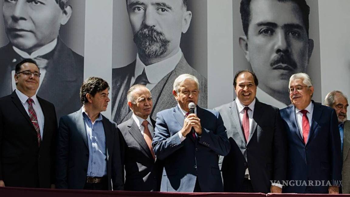 López Obrador sostiene reunión privada con gabinete por presupuesto