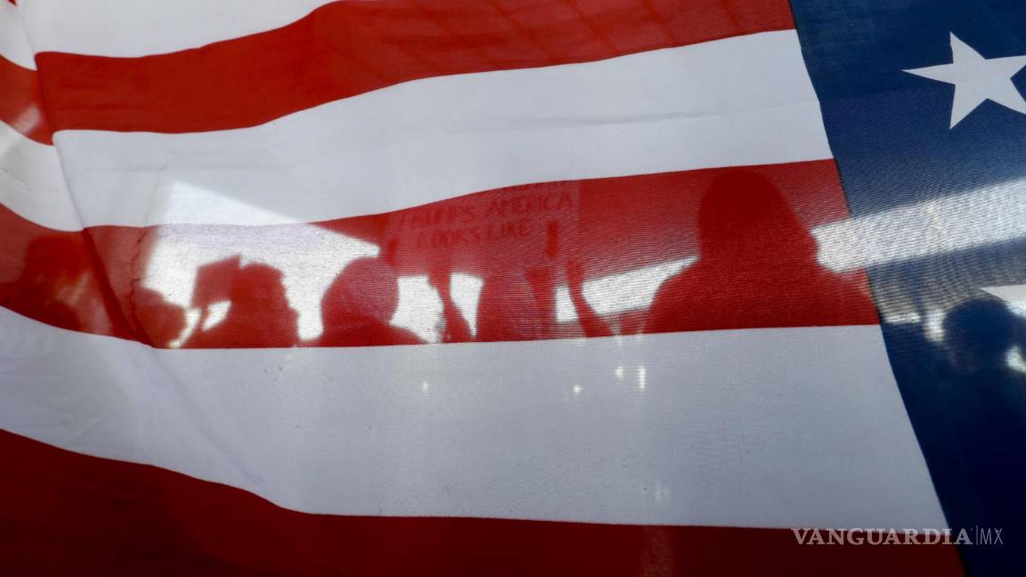 $!La encuesta reveló que el 51% de los adultos de Estados Unidos opina que la democracia funciona “no demasiado bien” o “nada bien”.