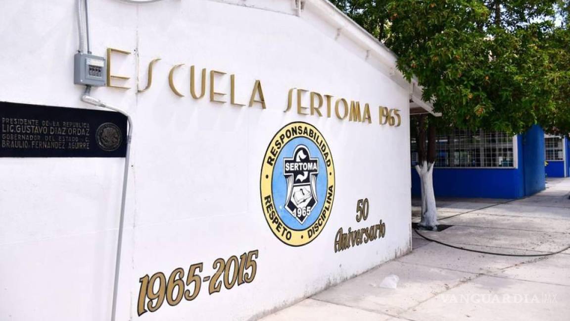 Torreón: Padres de familia cierran primaria Sertoma 1965 por falta de maestros