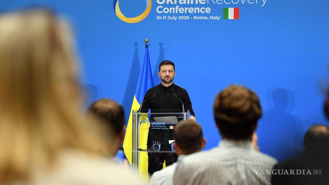 $!El presidente de Ucrania, Volodímir Zelenski, DA un discurso durante la Conferencia de Recuperación de Ucrania 2025 en Roma, Italia.