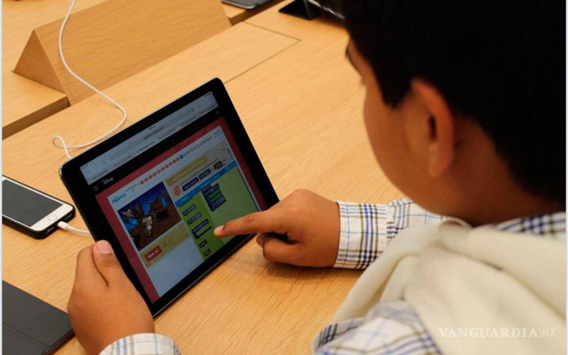 $!¿Sabes cómo enseñar a tus hijos a manejar las redes sociales? Aquí te sugerimos como hacerlo