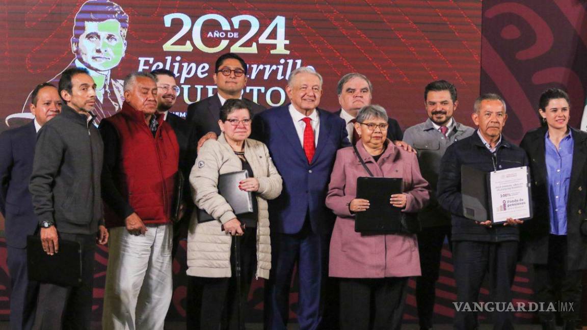 AMLO entrega complementos del Fondo de Pensiones para el Bienestar... ¿Qué trabajadores recibirán el 100 por ciento de su salario al retirarse?