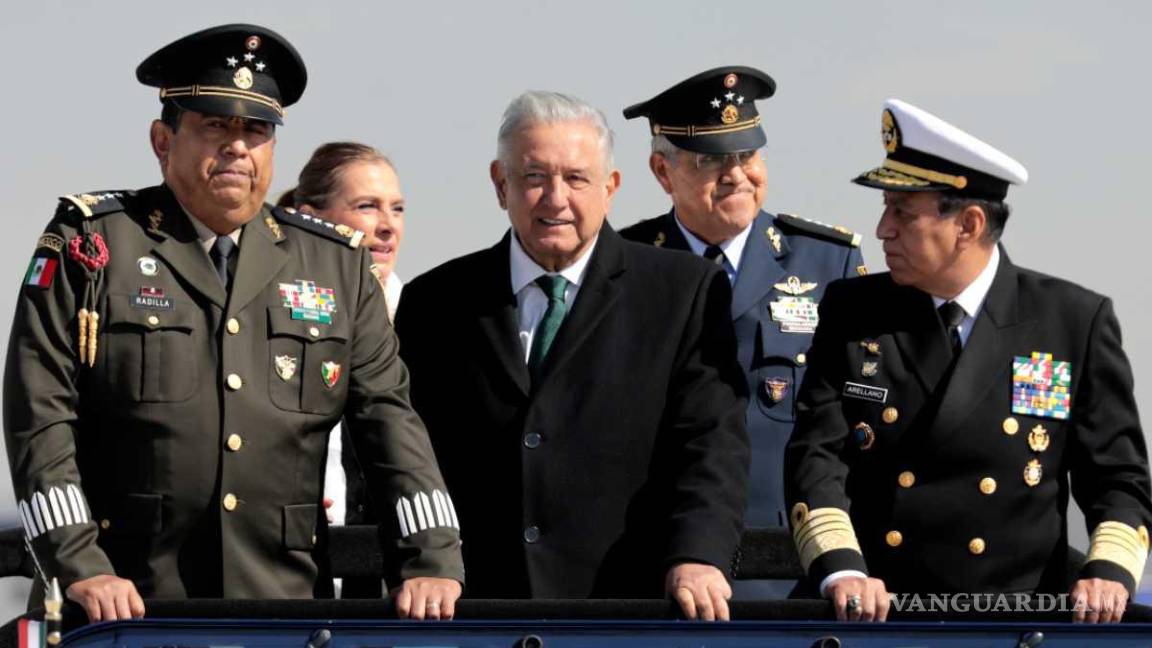AMLO se retracta e incumple promesa de campaña... ‘Cambié de opinión sobre regresar a los militares a los cuarteles’ (video)