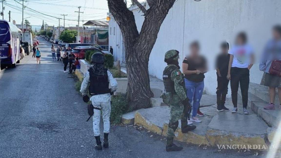 Aseguran autobús con droga en ejido de Saltillo