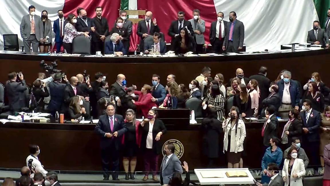 Zafarrancho en el Congreso... Diputada trans de Morena cuestionó a su bancada y defiende a ONG’s (video)