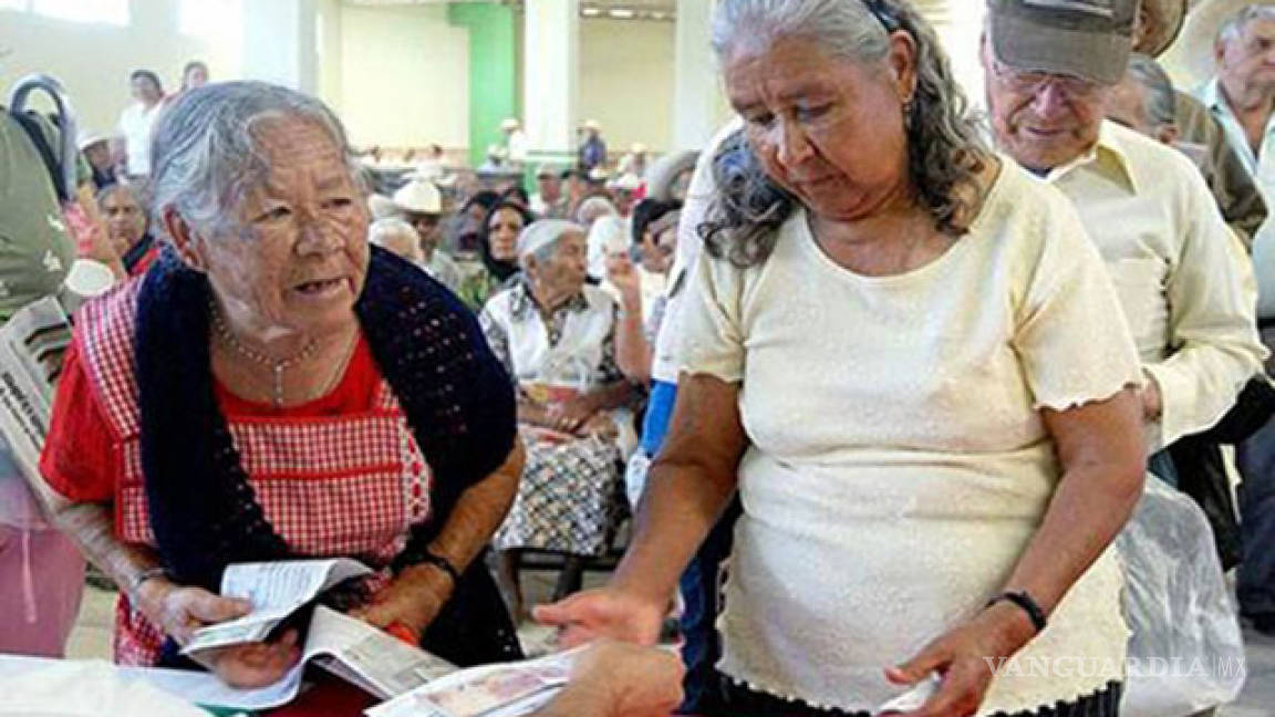 Reparten apoyos de 65 y Más en Coahuila