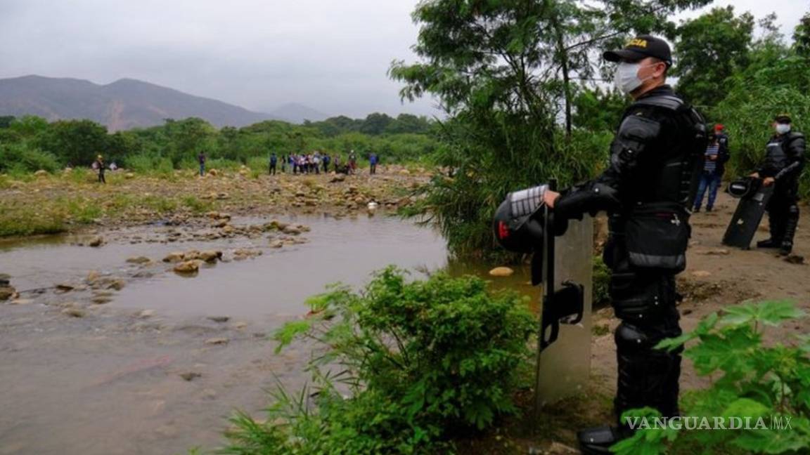 Comando armado asesina a tres civiles y dos policías en Colombia