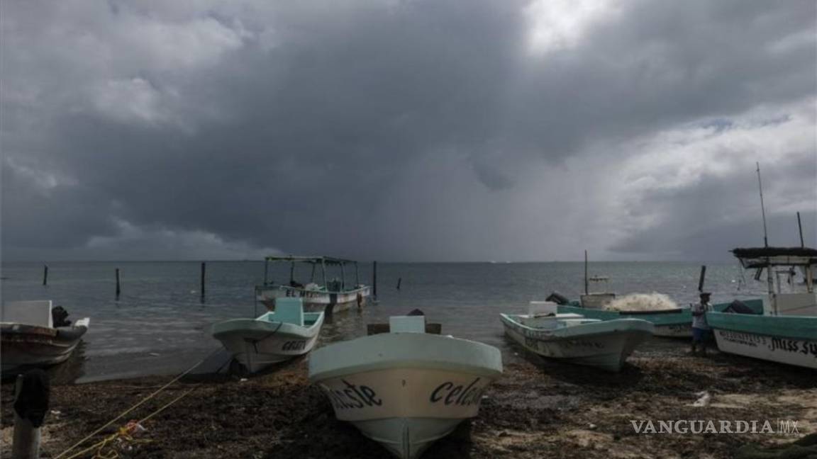 Huracán 'Delta' baja a categoría 3; ya produce lluvias intensas a torrenciales en costas de Quintana Roo y Yucatán