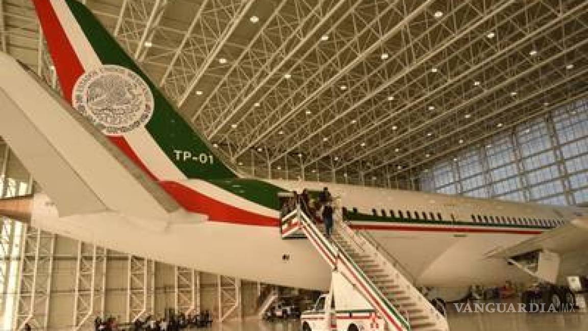 $!Ganador del avión presidencial podrá guardarlo en aeropuertos de la FAM, promete AMLO