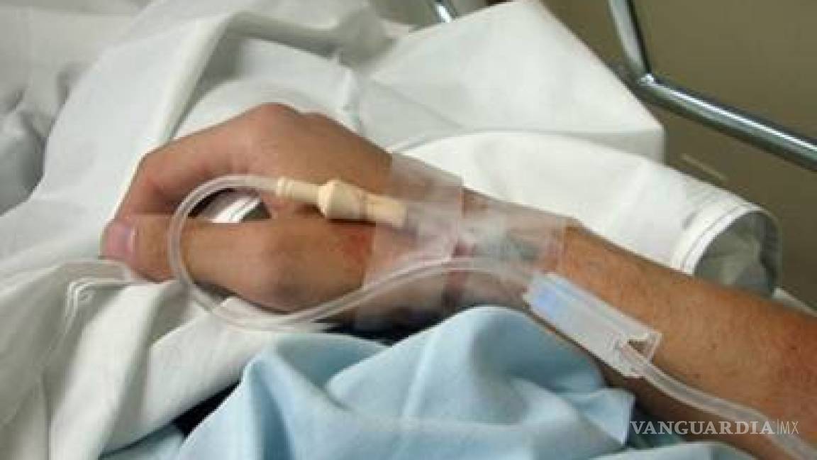 Muere en hospital tras percance en moto