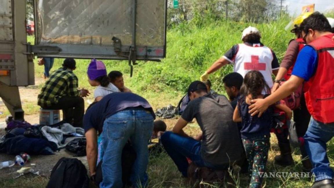 Rescatan a 105 migrantes abandonados en Nuevo León