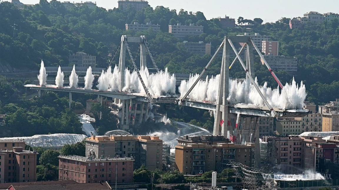 En 6 segundos concluye demolición de los dos pilares que quedaban aún en pie del puente Morandi de Génova