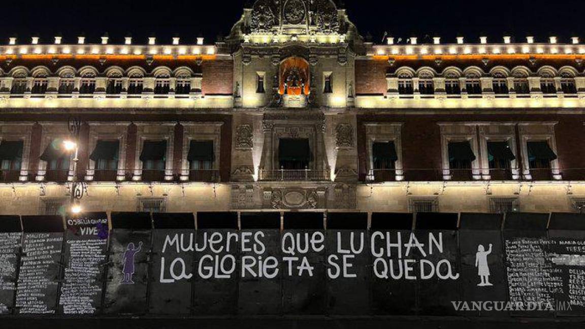 Vallas de Palacio Nacional lucen más de mil nombres de víctimas feminicidio