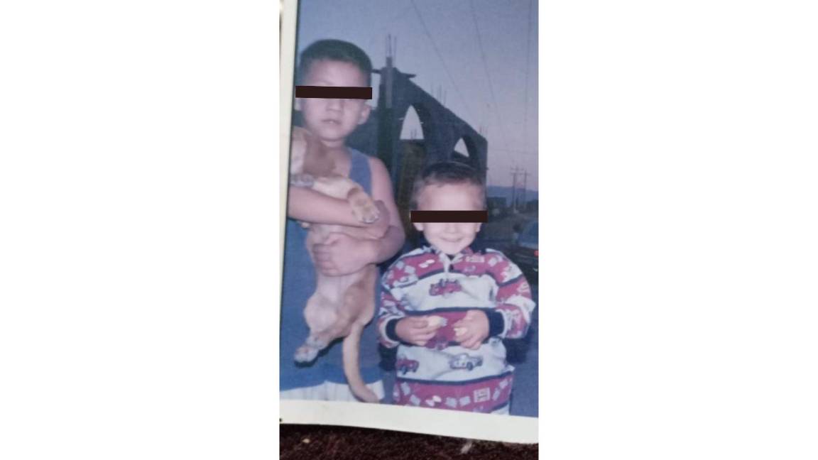 $!Dylan con su hermano mayor. Su figura paterna, según Elvira.