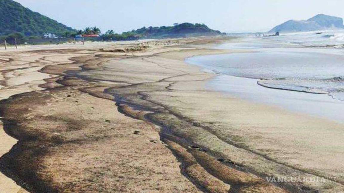 $!Las playas oaxaqueñas dañadas por el hidrocarburo vertido son Brasil, Punta Conejo y Guelaguichí