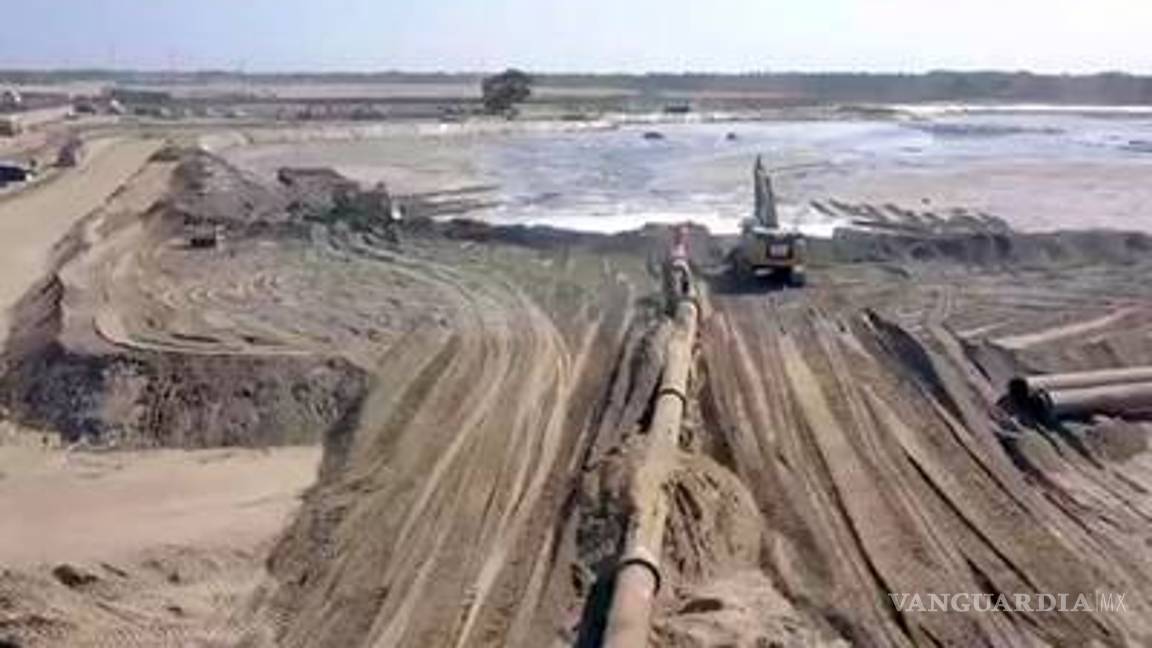 $!AMLO baja salarios a funcionarios, frena gasto de gobierno... pero mantiene obras insignia y programas