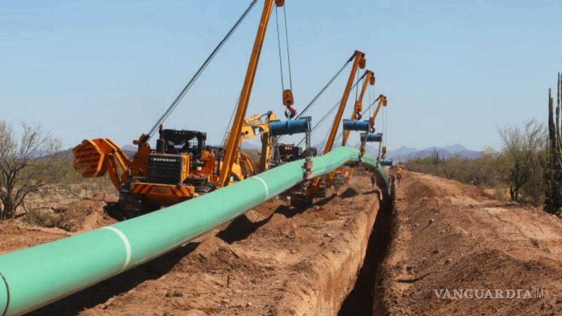 AMLO acuerda con empresarios mesa de diálogo para buscar acuerdos sobre gasoductos