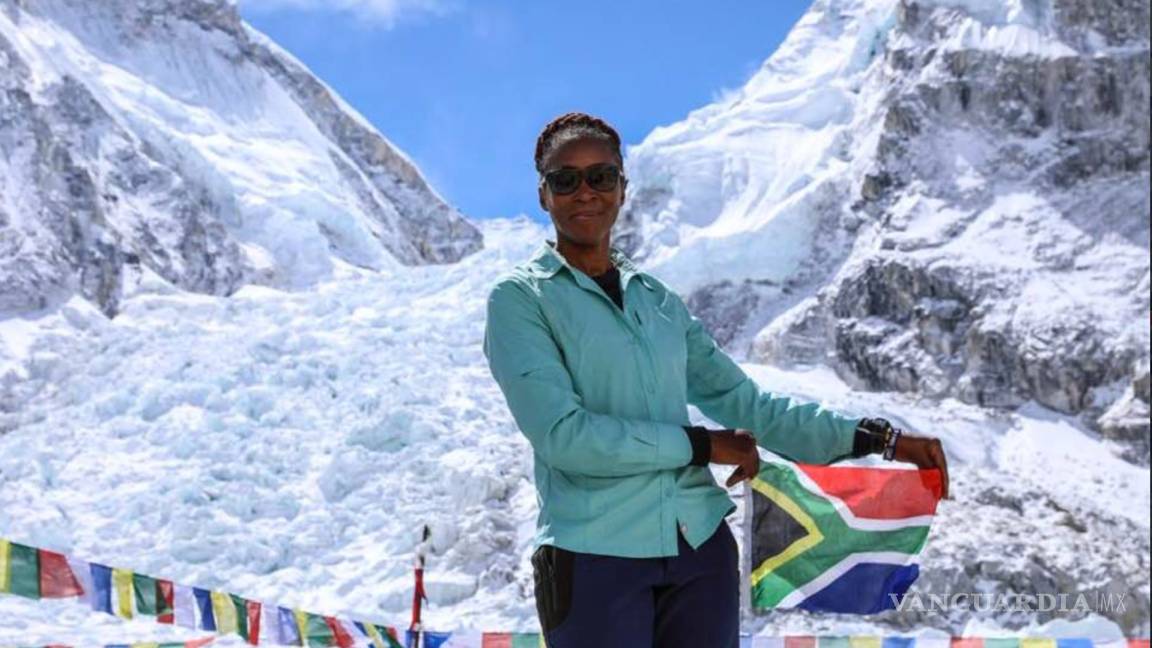 ¡Histórico! Saray Khumalo es la primera sudafricana en subir el Everest